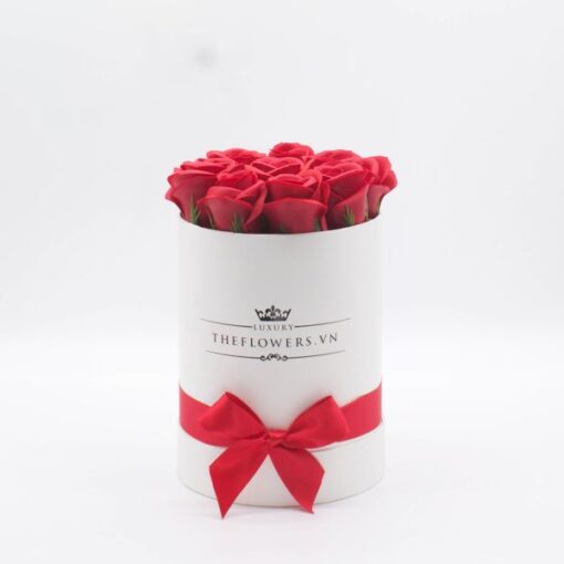 Hoa Hồng Sáp Màu Đỏ Hộp Tròn Trắng Size S – Quà Tặng Thầy Cô 20 11