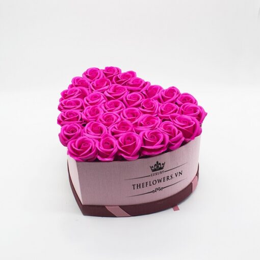 Hoa sáp màu hồng hộp trái tim hồng size L