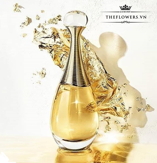 qua-tang-ban-gai-20-thang-10-nuoc-hoa-dior